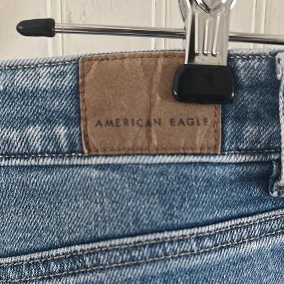 American Eagle Distressed Stretch Blue Mom Jeans sz 6 - Picture 12 of 14